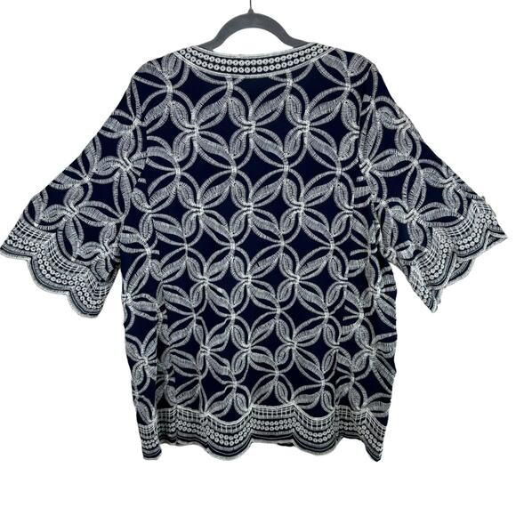 Solitaire Navy Blue White Embroidered Rayon Short Sleeve Pullover Blouse Size 1X - Picture 2 of 7